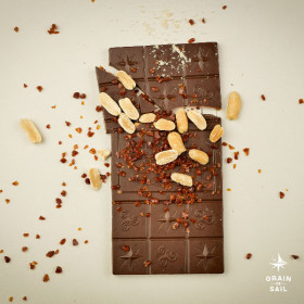 Milk Chocolate 45% with caramel and peanuts